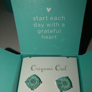 Clara stud earrings